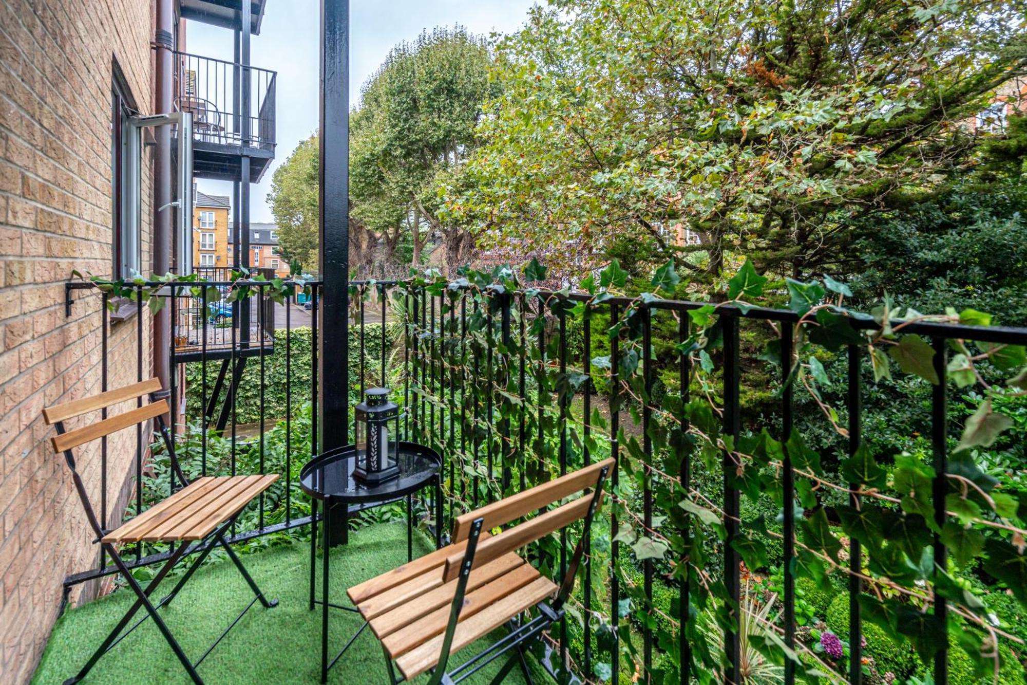 Apartment In Elephant & Castle With Parking ロンドン エクステリア 写真