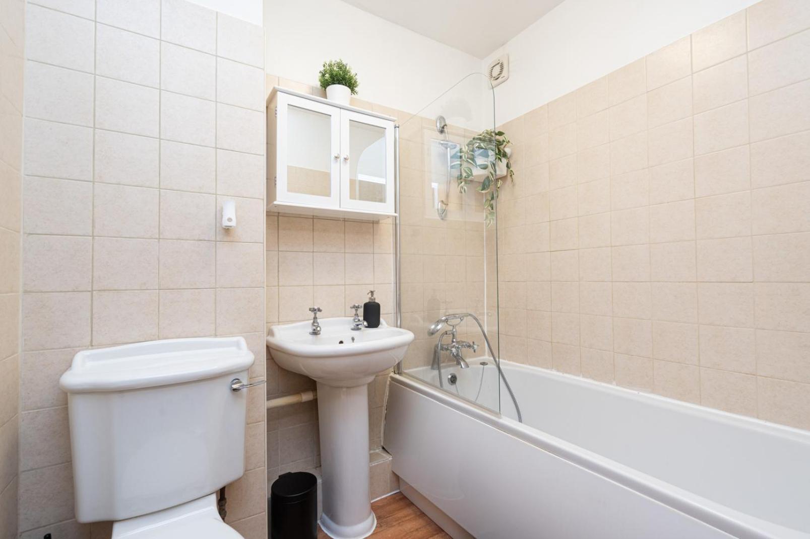 Apartment In Elephant & Castle With Parking ロンドン エクステリア 写真