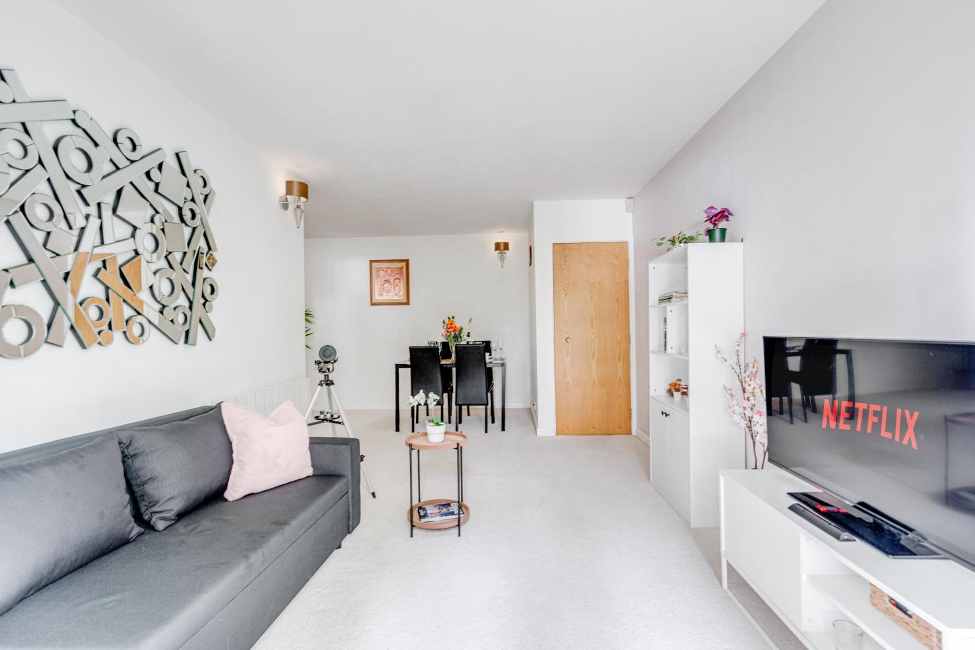 Apartment In Elephant & Castle With Parking ロンドン エクステリア 写真